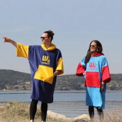 Poncho Howzit Rouge/bleu 16 Poncho Howzit Rouge/bleu -Kayak Gonflable Soldes poncho howzit rouge bleu 6